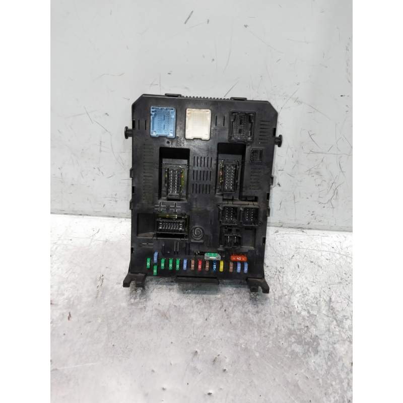 Recambio de caja reles / fusibles para citroën c5 berlina referencia OEM IAM 9661940180 BSI2004H02 