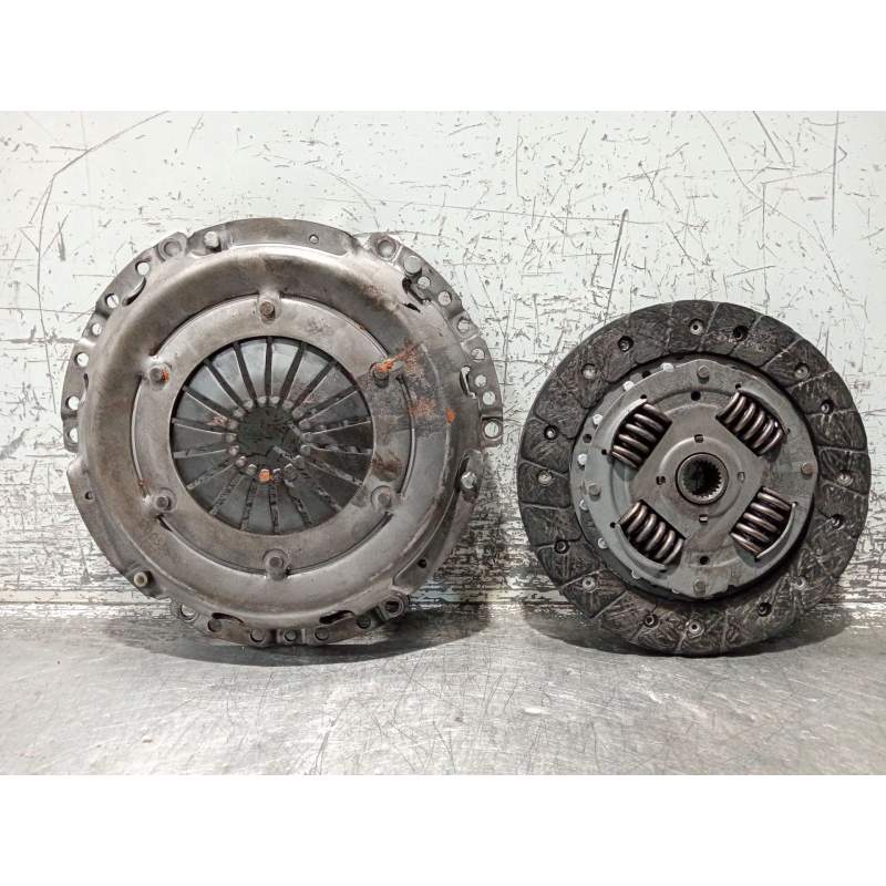 Recambio de kit embrague para volkswagen polo (6n2) 1.4 referencia OEM IAM 319007911  