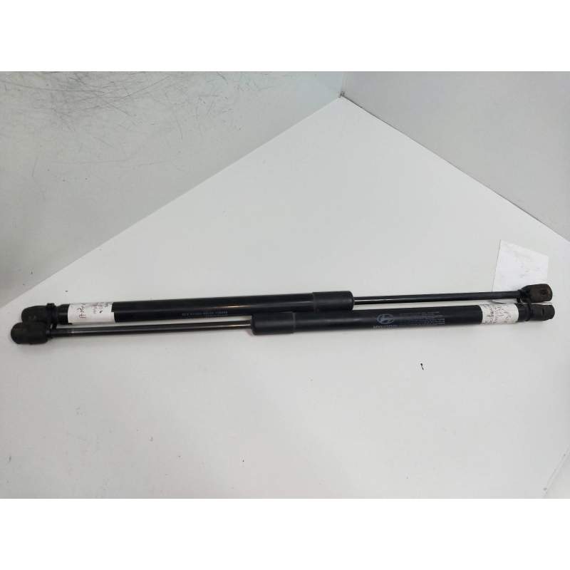 Recambio de amortiguadores maletero / porton para hyundai ix35 1.6 cat referencia OEM IAM 817802Y000  