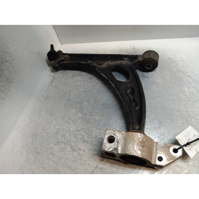 Recambio de brazo suspension inferior delantero izquierdo para seat leon (1p1) 1.9 tdi referencia OEM IAM   