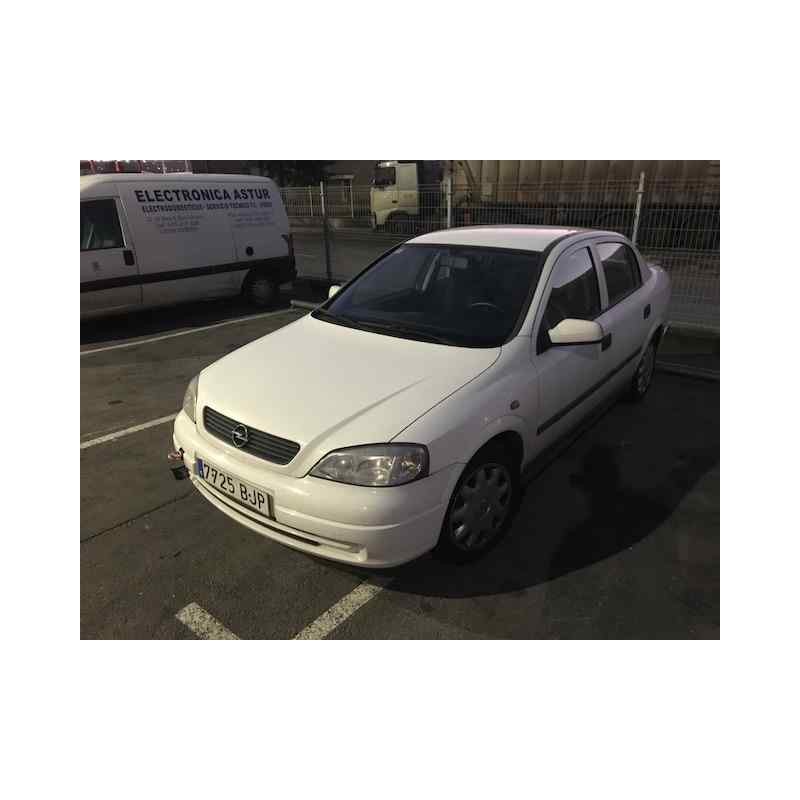 opel astra g berlina del año 2001