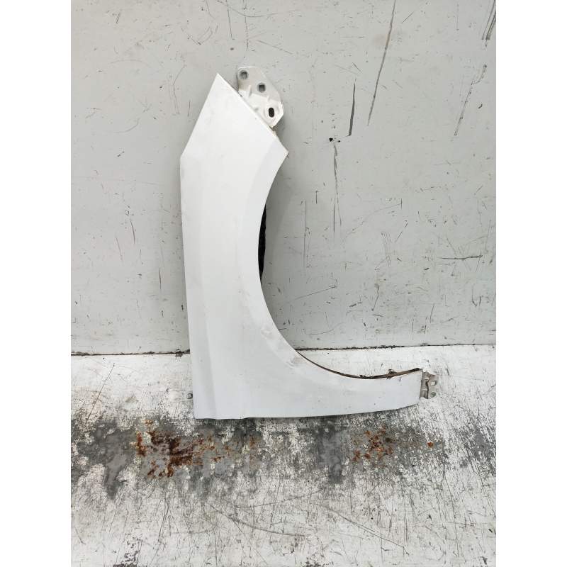 Recambio de aleta delantera derecha para ford focus lim. (cb8) ambiente referencia OEM IAM   2011