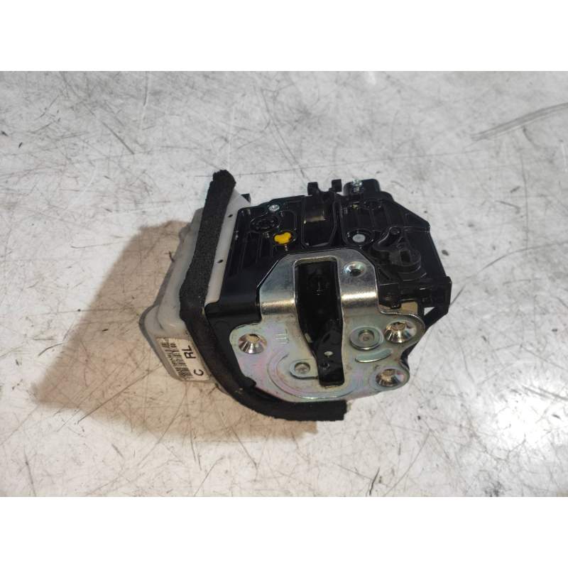Recambio de motor cierre centralizado trasero izquierdo para kia rio 1.2 cat referencia OEM IAM   
