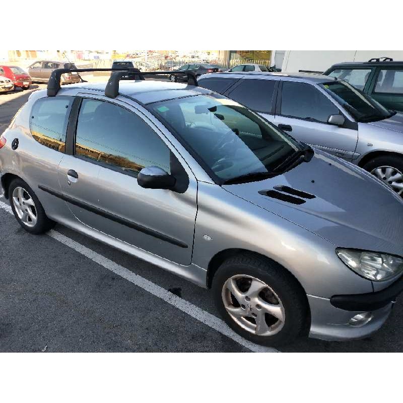 peugeot 206 berlina del año 2001