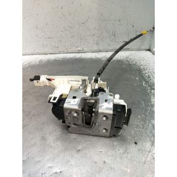 MOTOR CIERRE CENTRALIZADO DELANTERO DERECHO A9077200300 5P 2018