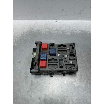 CAJA RELES / FUSIBLES 215310140342 8200141158 31201323