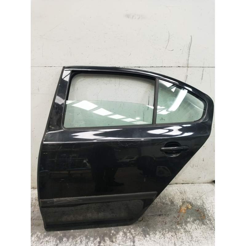 Recambio de puerta trasera izquierda para skoda octavia ii (1z3) 1.9 tdi referencia OEM IAM  5P 2004