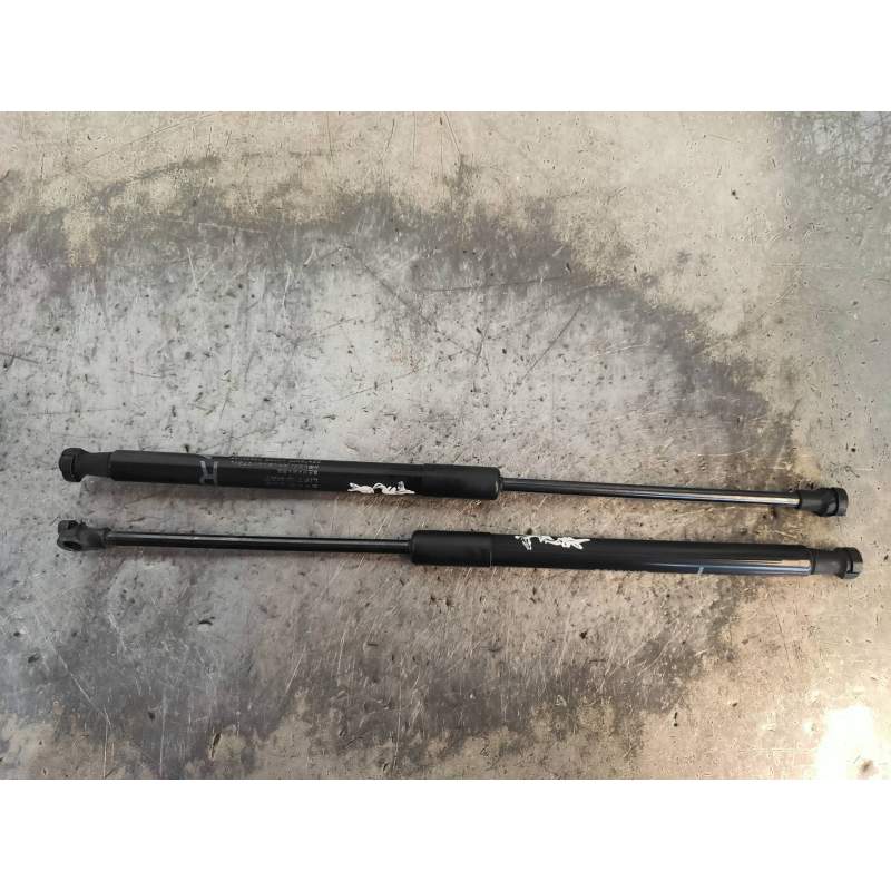 Recambio de amortiguadores maletero / porton para toyota yaris live referencia OEM IAM 689500D022 689600D012 