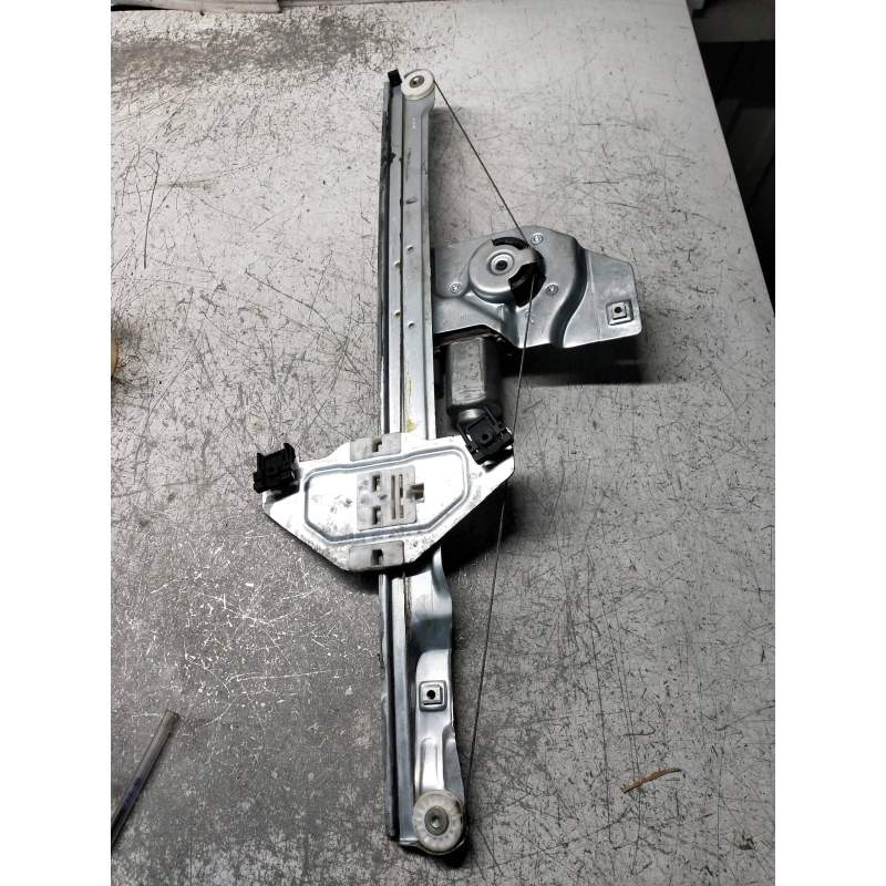 Recambio de elevalunas delantero derecho para peugeot partner kombi outdoor referencia OEM IAM 9680537880 BROSE 
