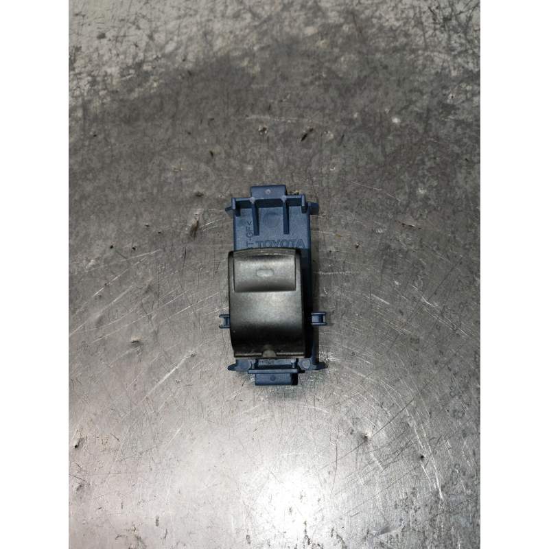 Recambio de mando elevalunas trasero derecho para toyota avensis (t27) 2.0 d-4d cat referencia OEM IAM 8481005070  