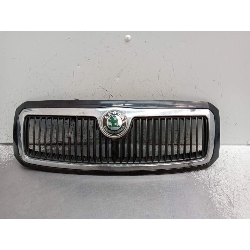 Recambio de rejilla delantera para skoda fabia i combi (6y5) 1.4 tdi referencia OEM IAM   