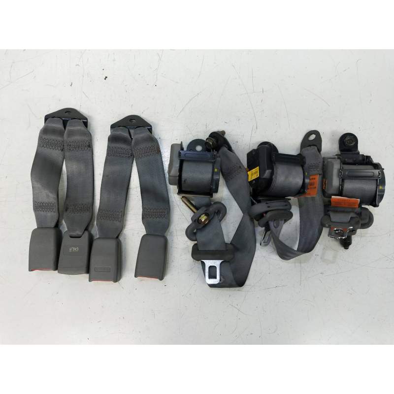 Recambio de juego cinturones trasero para chevrolet kalos 1.4 cat referencia OEM IAM   3P