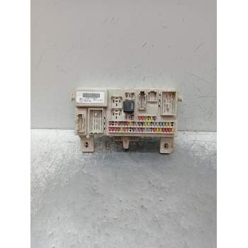 CAJA RELES / FUSIBLES 4M5T14A073DJ 6M5T14014SBA 4M5T14A073DJ 2005