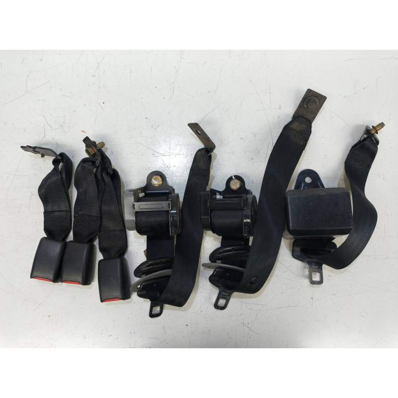 Recambio de juego cinturones trasero para daewoo nubira berlina 1.6 cat referencia OEM IAM   4P