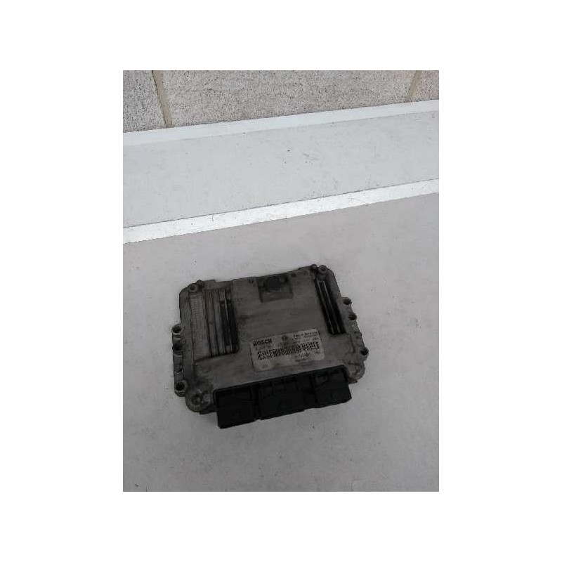 Recambio de centralita motor uce para opel vivaro 1.9 cdti cat (f9q-760 / l08) referencia OEM IAM 0281011529 HOM8200051608 82003