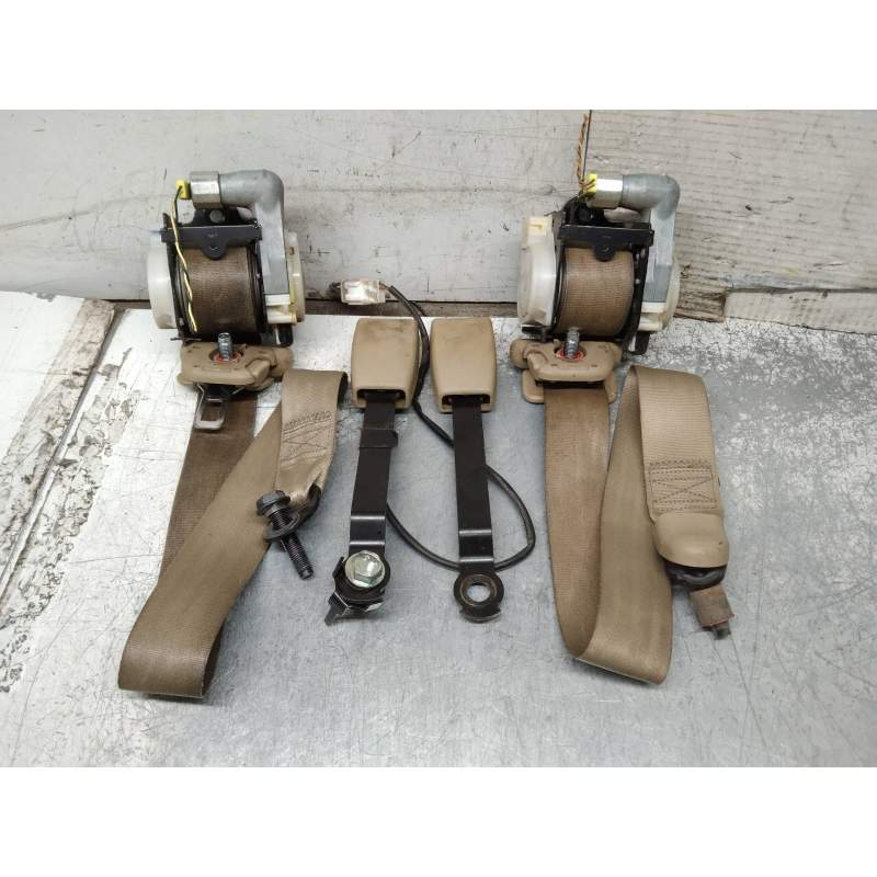 Recambio de juego cinturones delantero para ssangyong rodius xdi referencia OEM IAM  5P 2005