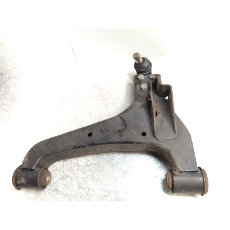 Recambio de brazo suspension inferior delantero izquierdo para ssangyong rodius 2.7 turbodiesel cat referencia OEM IAM   