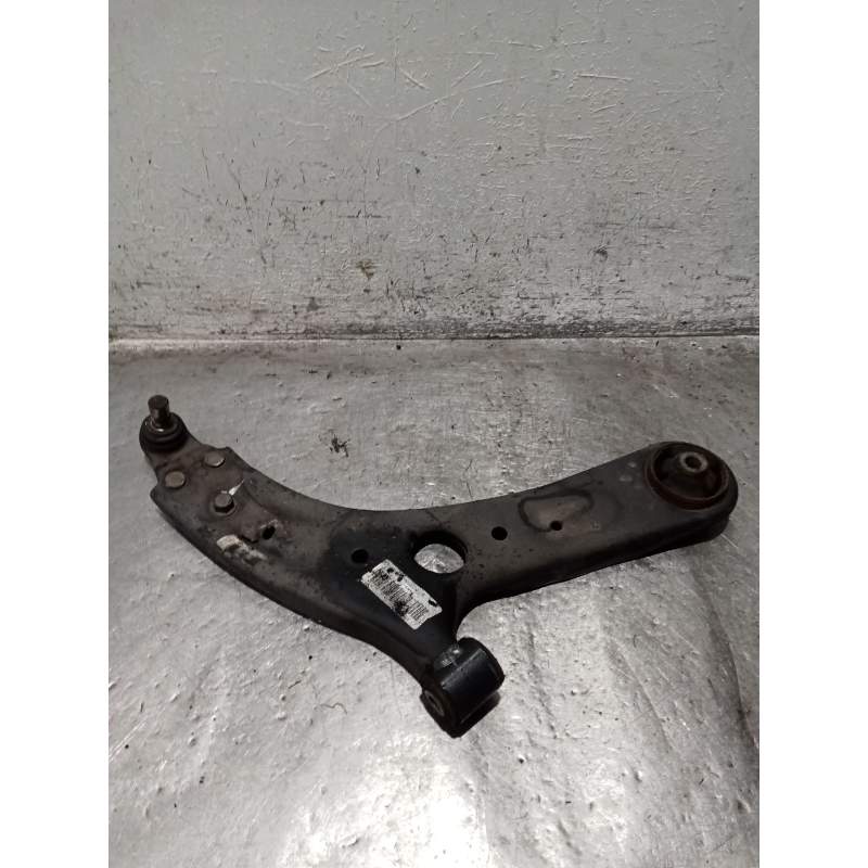 Recambio de brazo suspension inferior delantero derecho para kia cee´d (jd) 1.6 gt referencia OEM IAM  16G 2012