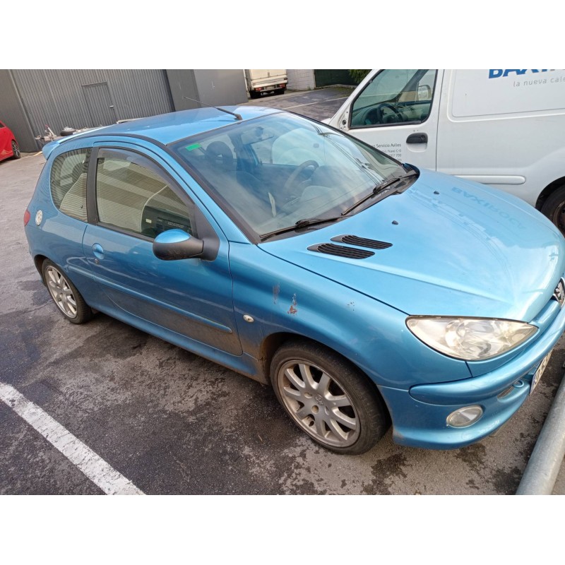 peugeot 206 berlina del año 2000