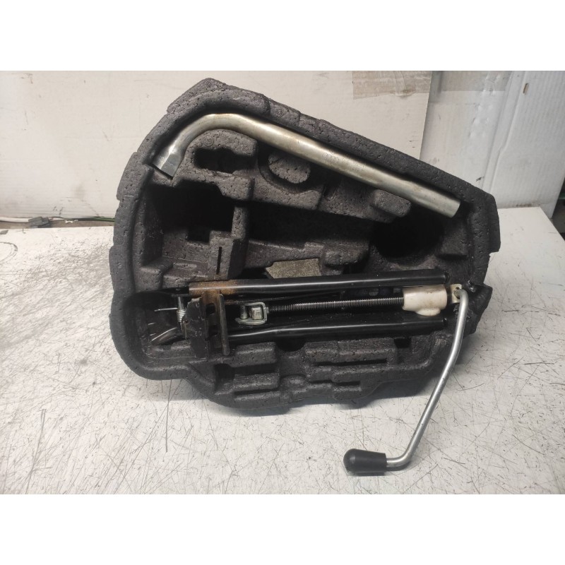 Recambio de gato para volkswagen fox (5z1) básico referencia OEM IAM 6Q0011031E  