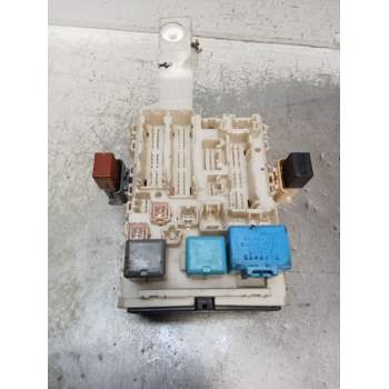 CAJA RELES / FUSIBLES 61062294 8273052700 2005