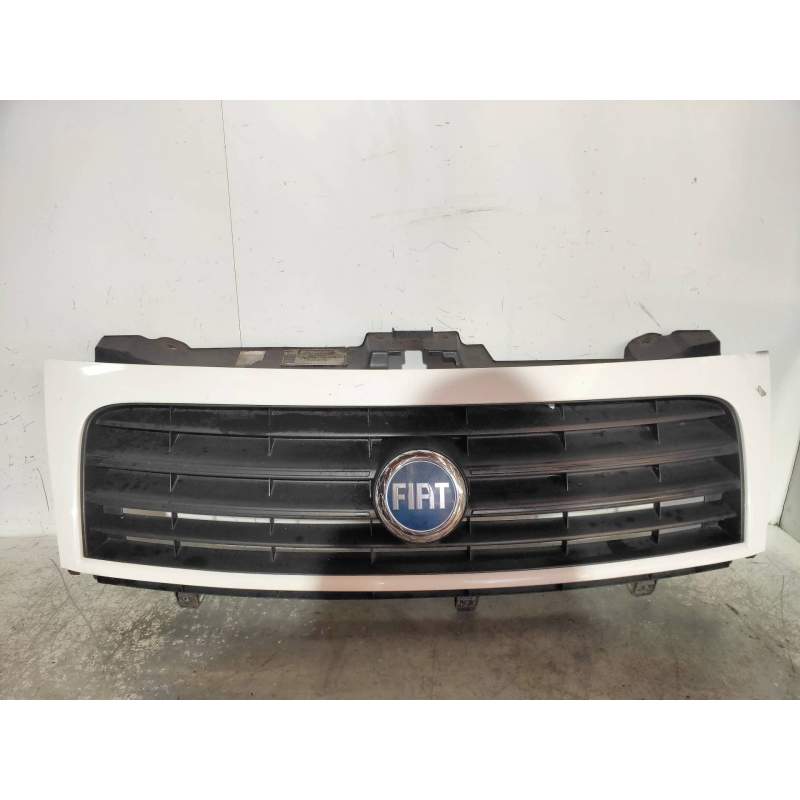 Recambio de rejilla delantera para fiat scudo combi (272) l1h1 120 multijet (5 pl.) referencia OEM IAM   2007