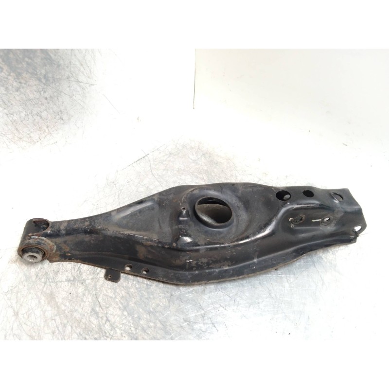 Recambio de brazo suspension inferior trasero izquierdo para ssangyong rodius 2.7 turbodiesel cat referencia OEM IAM   