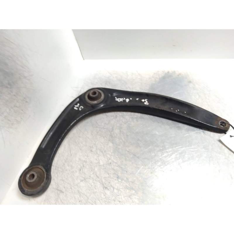 Recambio de brazo suspension inferior delantero izquierdo para peugeot 308 sport referencia OEM IAM  16HDI 2007