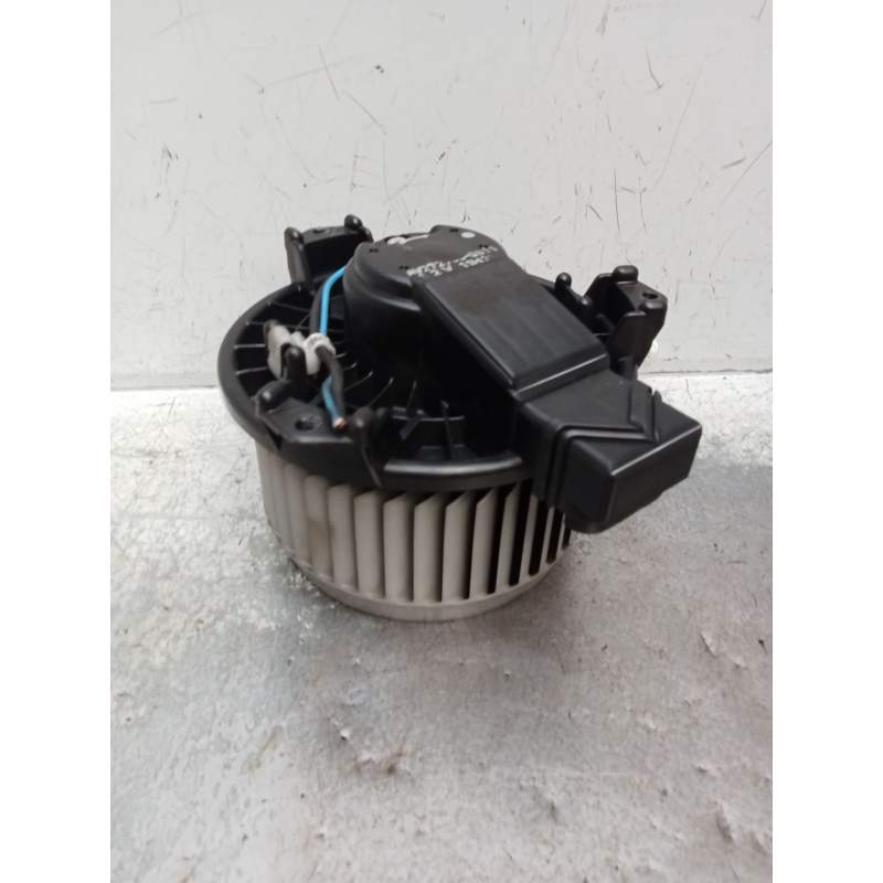 Recambio de motor calefaccion para toyota yaris (_p9_) 1.4 d-4d (nlp90_) referencia OEM IAM   2005