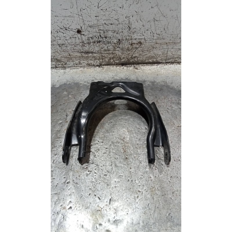 Recambio de brazo suspension superior delantero derecho para peugeot 407 st confort pack referencia OEM IAM   