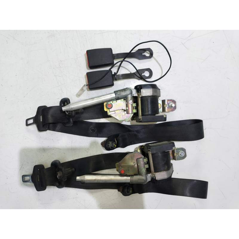 Recambio de juego cinturones delantero para daewoo nubira berlina 2.0 cat referencia OEM IAM   4P