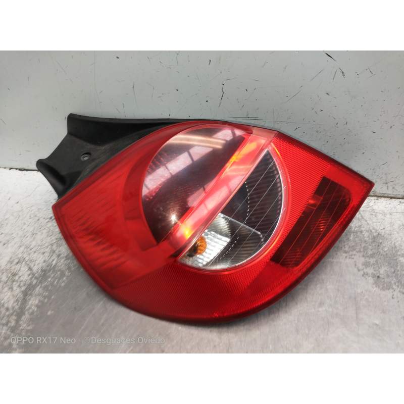 Recambio de piloto trasero izquierdo para renault clio iii 1.2 16v referencia OEM IAM 89035079  2005