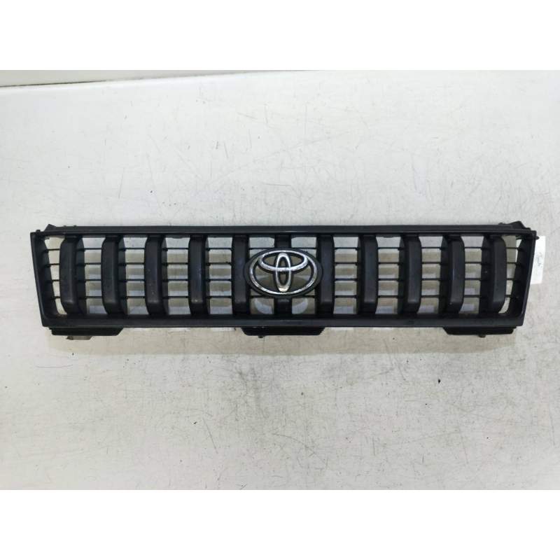 Recambio de rejilla delantera para toyota land cruiser (j9) referencia OEM IAM   
