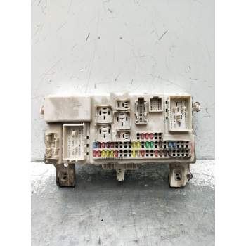 CAJA RELES / FUSIBLES 519197016 05004748 2004