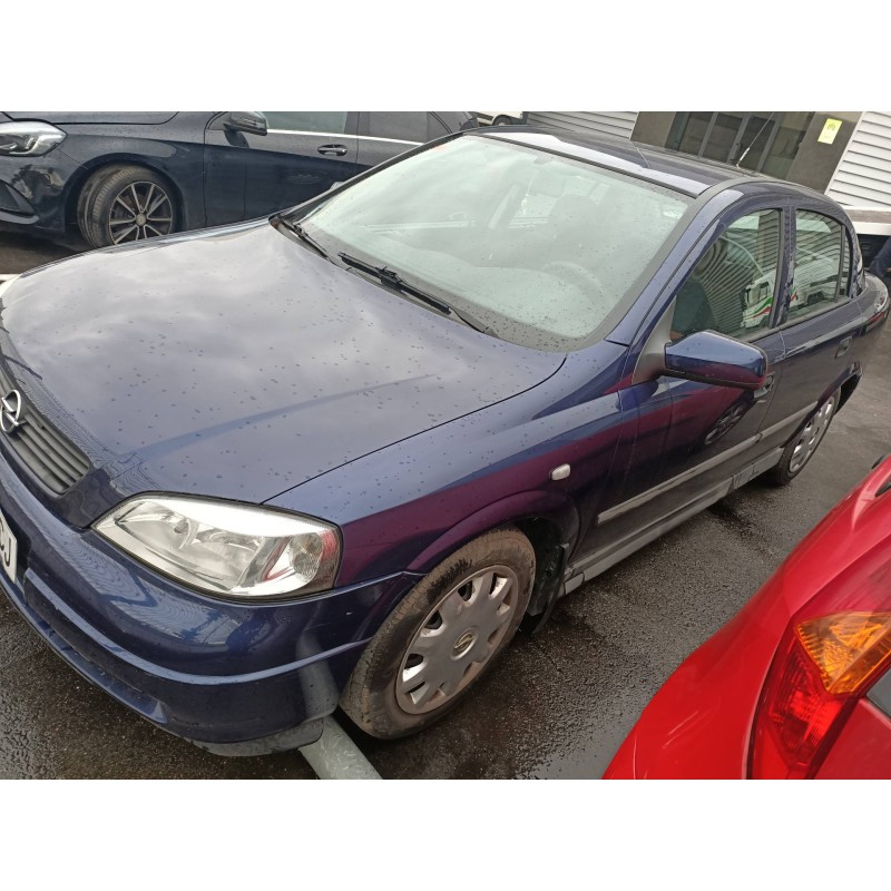 opel astra g berlina del año 2000