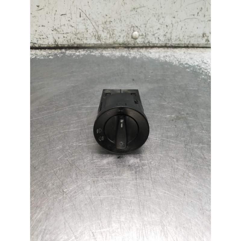 Recambio de mando luces para skoda octavia berlina (1u2) referencia OEM IAM 3B0941531C INTERRUPTOR 2000