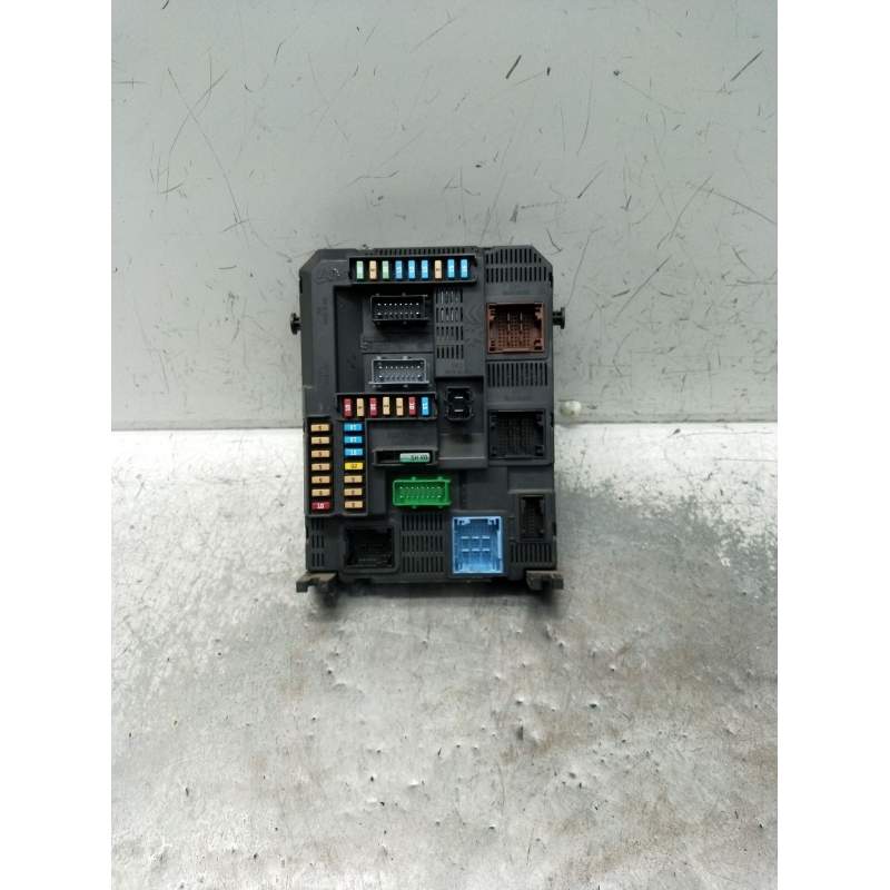 Recambio de caja reles / fusibles para peugeot 208 i (ca_, cc_) 1.6 hdi / bluehdi 75 referencia OEM IAM 9807531680 20160616 2127