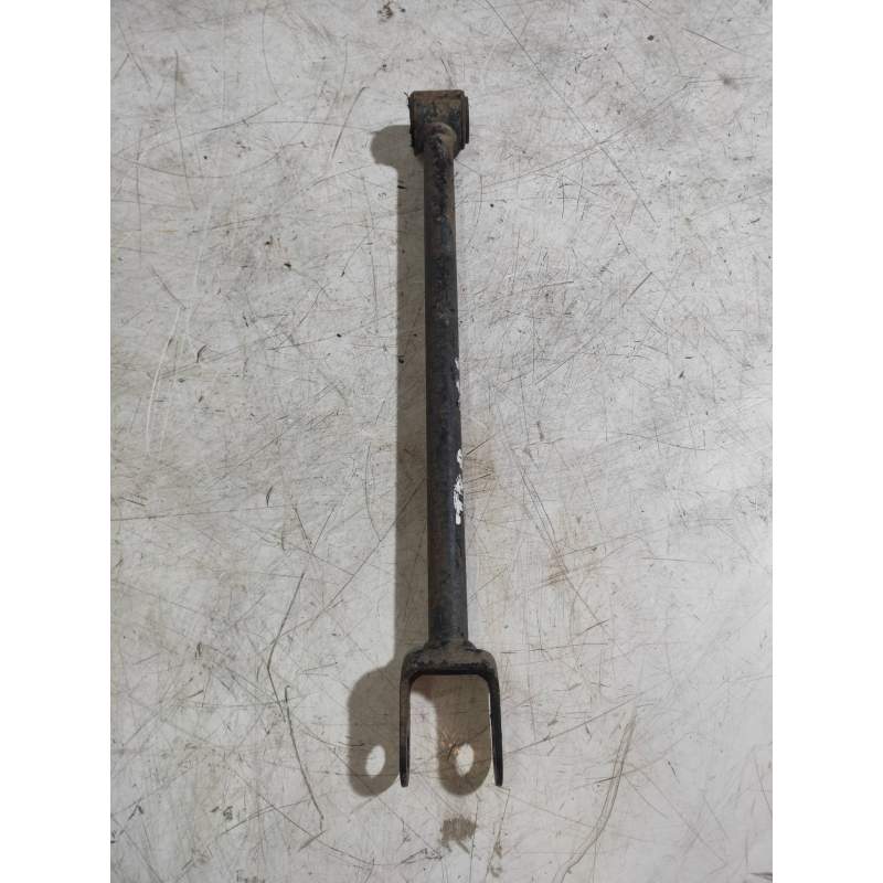 Recambio de brazo suspension superior trasero derecho para dacia duster adventure 4x4 referencia OEM IAM   