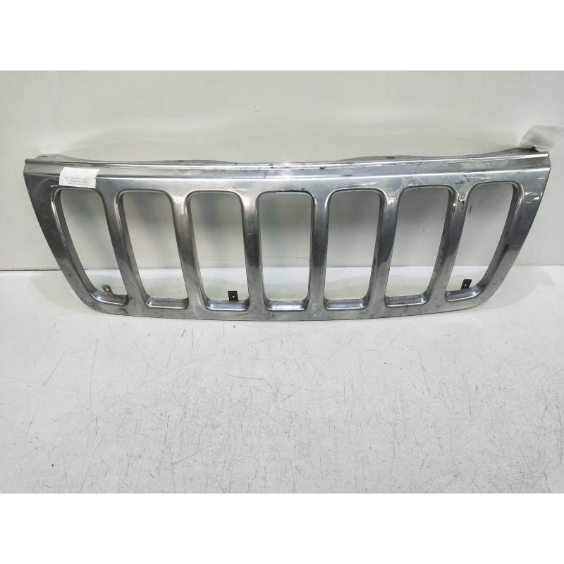Recambio de rejilla delantera para jeep gr.cherokee (wj/wg) 2.7 crd laredo referencia OEM IAM   