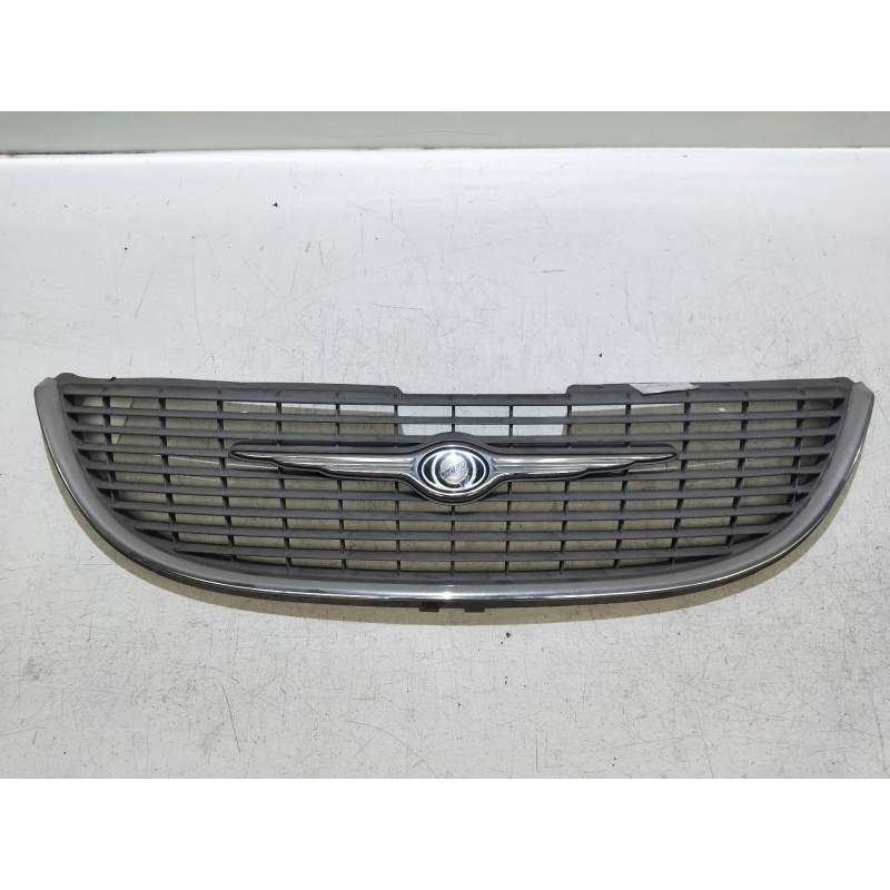 Recambio de rejilla delantera para chrysler voyager (rg) 2.5 crd cat referencia OEM IAM 4857522  