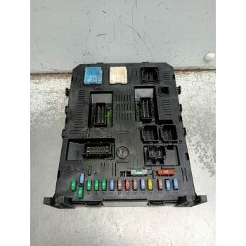 CAJA RELES / FUSIBLES 9663510180 BSI2004H01 2006