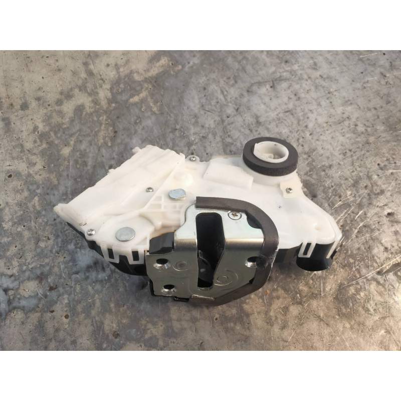 Recambio de motor cierre centralizado delantero derecho para toyota yaris live referencia OEM IAM   