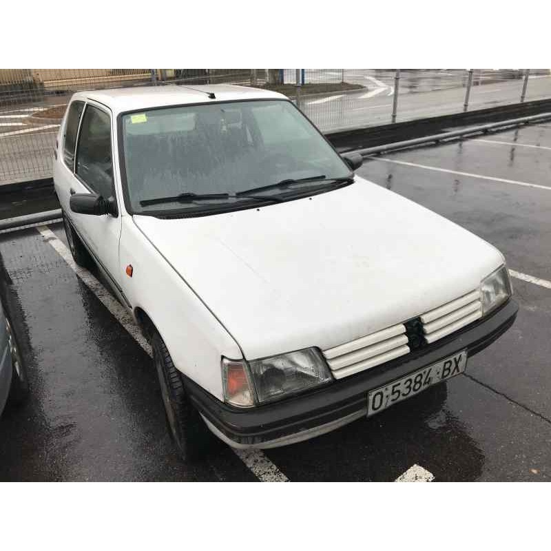 peugeot 205 berlina del año 1998