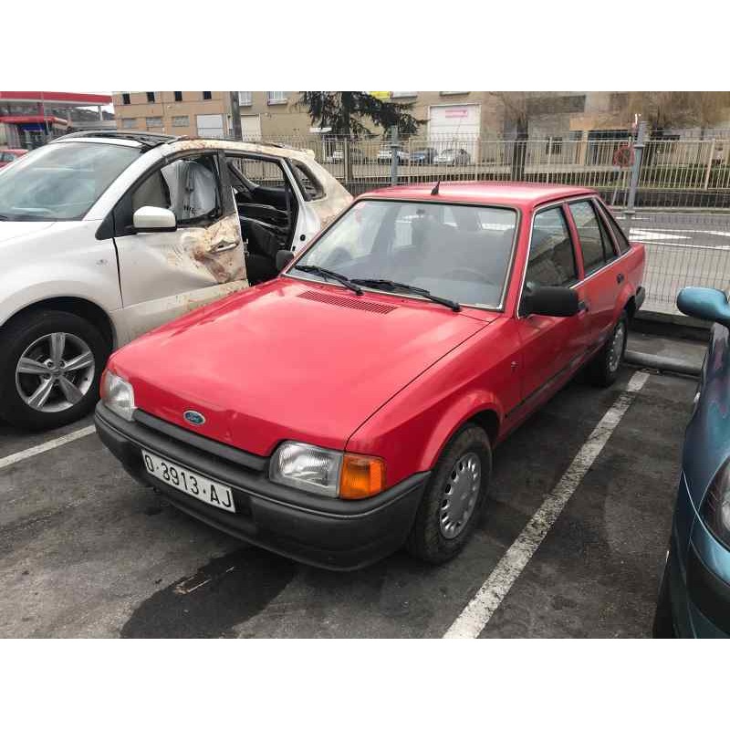 ford escort berlina del año 1986