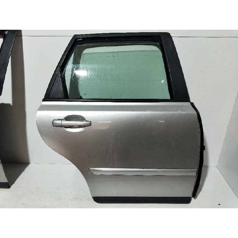 Recambio de puerta trasera derecha para volvo v50 familiar 2.0 d kinetic referencia OEM IAM 31335470  