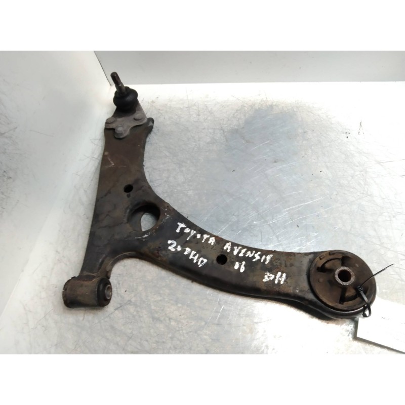 Recambio de brazo suspension inferior delantero derecho para toyota avensis berlina (t25) referencia OEM IAM   