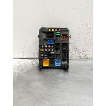 CAJA RELES / FUSIBLES 9819851280 3271741481 28550129