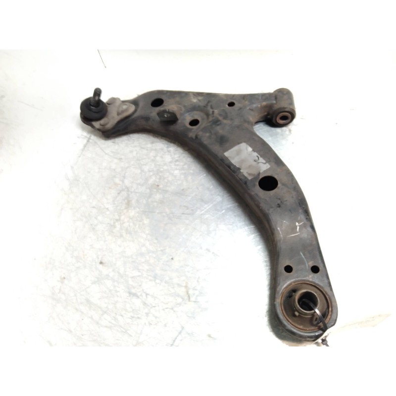 Recambio de brazo suspension inferior delantero izquierdo para toyota corolla (e11) 1.6 linea terra (5-ptas.) referencia OEM IAM