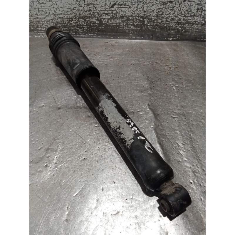 Recambio de amortiguador trasero izquierdo para ssangyong rodius i 2.7 xdi referencia OEM IAM  27XDI 2005