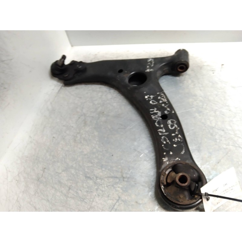 Recambio de brazo suspension inferior delantero izquierdo para toyota corolla verso (e12) referencia OEM IAM   